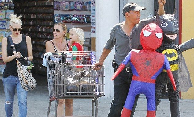 Gwen Stefani: Προετοιμάζοντας το πάρτι για το μικρό της σούπερ ήρωα!