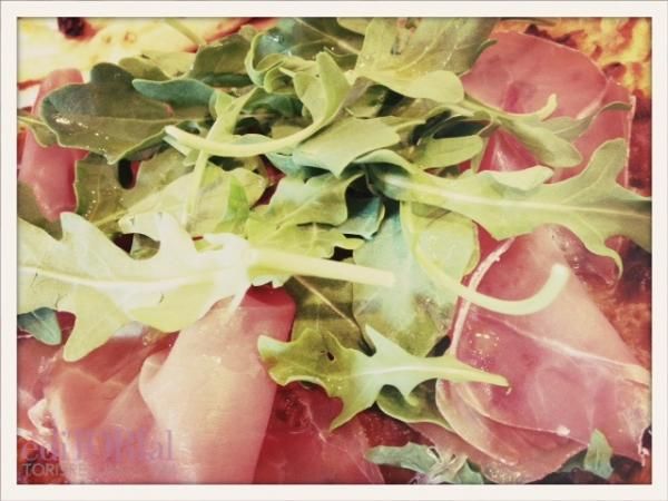 H Tori Spelling παρουσιάζει το πάρτι για την τέταρτη εγκυμοσύνη της