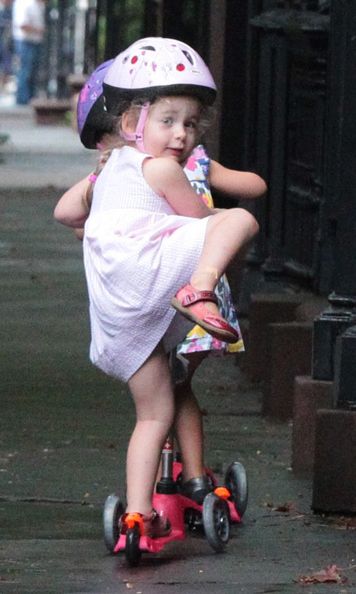 Oι δίδυμες της Sarah Jessica Parker με τις πρώτες τους ρόδες!