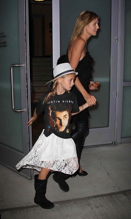 Heidi Klum: Με τα παιδιά της και τον Martin Kristen στη συναυλία του Justin Bieber! (video)