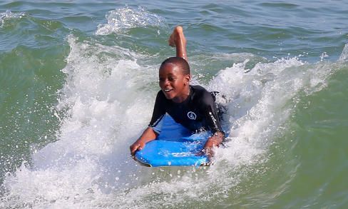 Διασκέδαση στη θάλασσα για τα παιδιά της Madonna