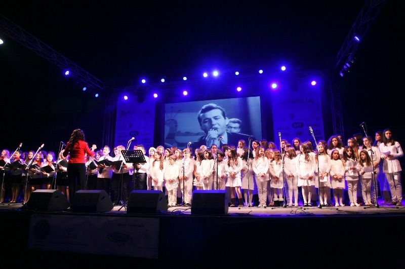 Μήνυμα Ζωής και Ελπίδας για τα Παιδιά έστειλαν χιλιάδες θεατές στη φιλανθρωπική συναυλία του Ιατρείου Κοινωνικής Αποστολής στο Κλειστό Γήπεδο Μπάσκετ Ο.Α.Κ.Α