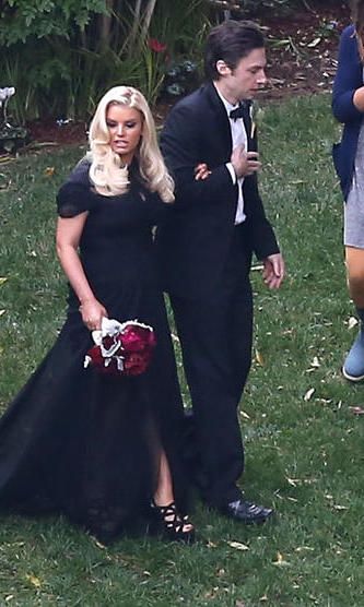 Jessica Simpson: Παράνυφος με φουσκωμένη την κοιλίτσα