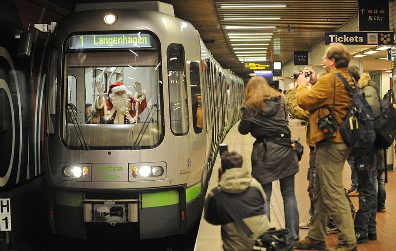 Ο Άγιος Βασίλης έρχεται με κάθε τρόπο κοντά στα μικρά παιδιά! (Part 1)