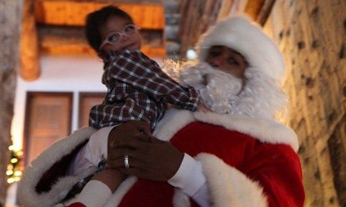 Χριστουγεννιάτικες στιγμές με τη Mariah Carey, τον Nick Cannon και τα δίδυμα