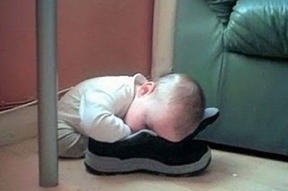 Τα πήρε ο ύπνος κι έγειραν... όπου βρήκαν!