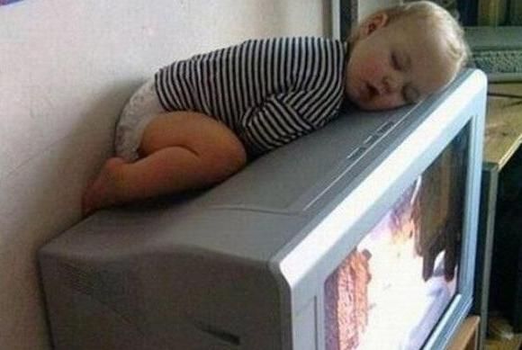 Τα πήρε ο ύπνος κι έγειραν... όπου βρήκαν!