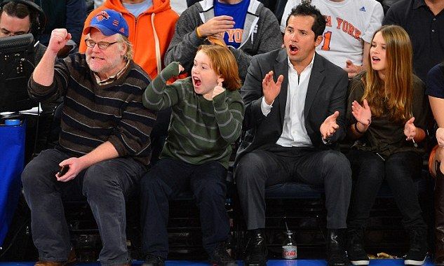 Phillip Seymour Hoffman και γιος, πανηγυρίζουν μαζί στο μπάσκετ!