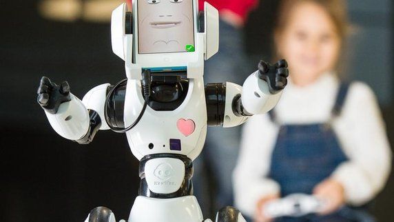 Γνωρίστε τον Botzee και τον RoboMe! Τα ρομποτικά παιχνίδια!