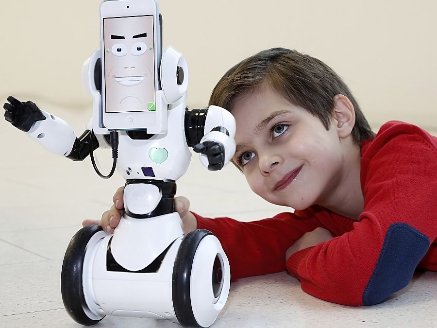 Γνωρίστε τον Botzee και τον RoboMe! Τα ρομποτικά παιχνίδια!