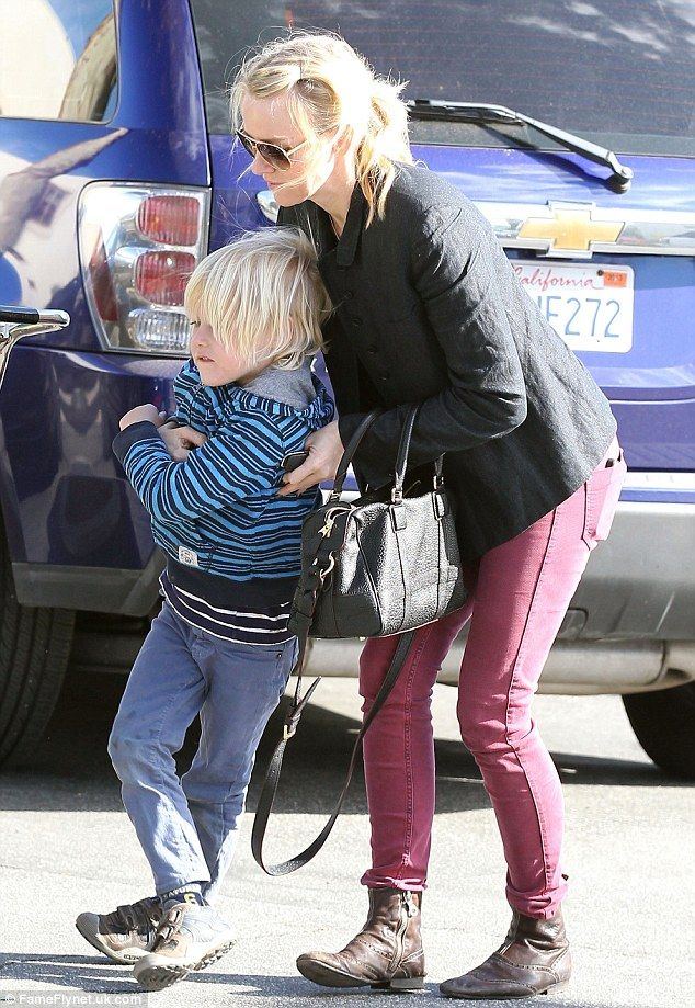 Ο άτακτος γιος της Naomi Watts! (φωτό)