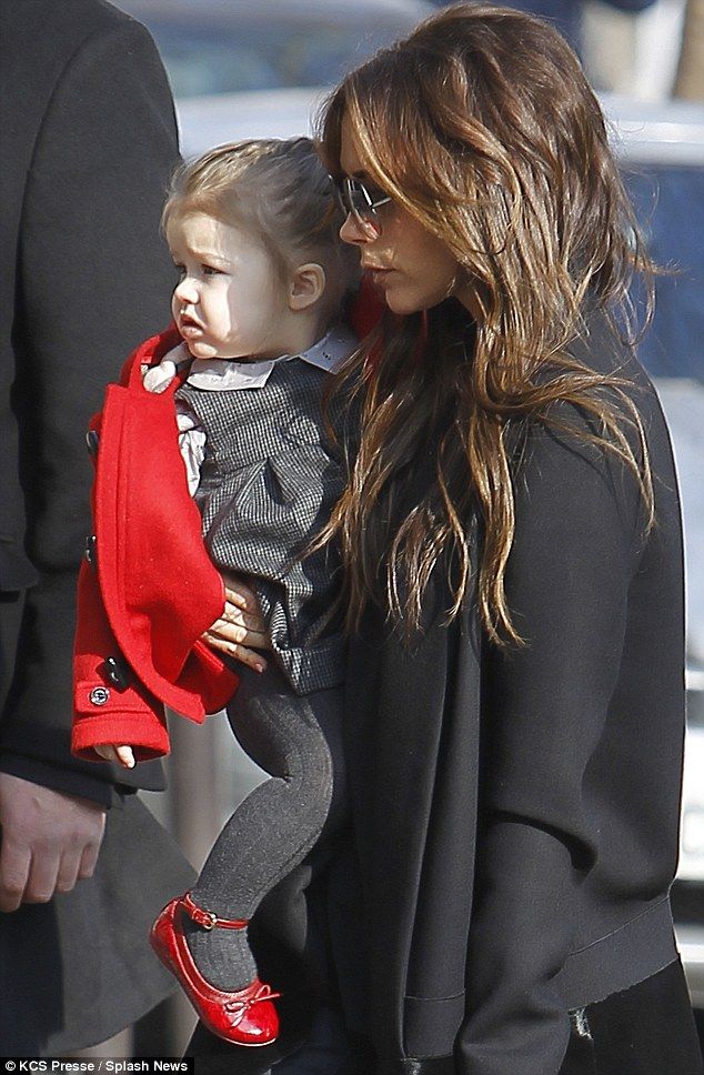 H Harper στο Παρίσι για βόλτα με τη μαμά της! (Φωτό)