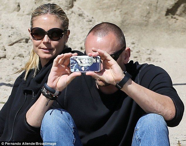 Heidi Klum: Ξέγνοιαστες στιγμές με τα παιδιά της στην παραλία! (φωτό)