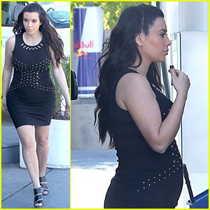 Kim Kardashian: Ό,τι και να κάνει, πλέον φαίνεται η κοιλίτσα της! (φωτό)