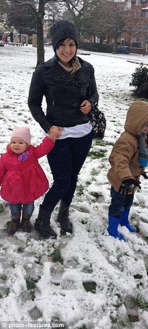 Πήρε άπειρα κιλά στην εγκυμοσύνη και τα έχασε με... pole dancing!