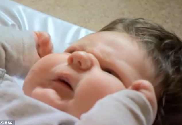 Το σοκ της μητέρας καθώς το παιδί της γεννήθηκε 7 κιλά και 200 γραμμάρια! (φωτό)