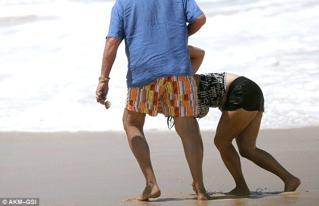 Οι δραματικές στιγμές της Heidi Klum όταν προσπαθούσε να σώσει τον γιο της και τις νταντάδες του από τα κύματα! (φωτό)