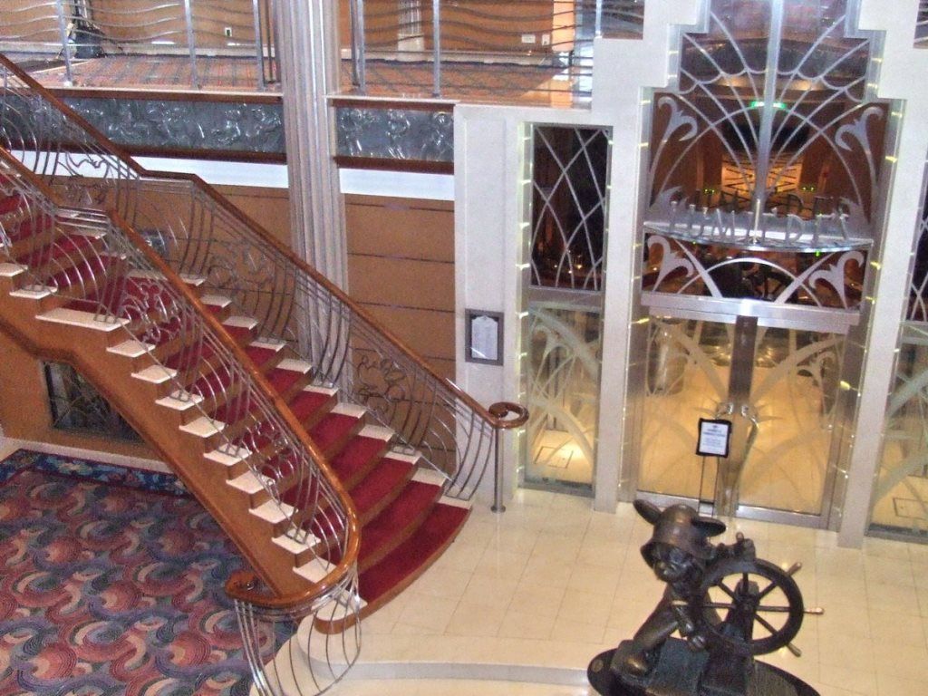 Disney Magic: Το "παιδικό" κρουαζιερόπλοιο έρχεται!