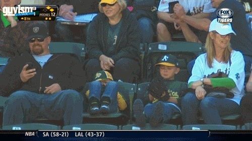 Δεν πάει το μυαλό σας γιατί κρύβεται ο πιτσιρίκος!