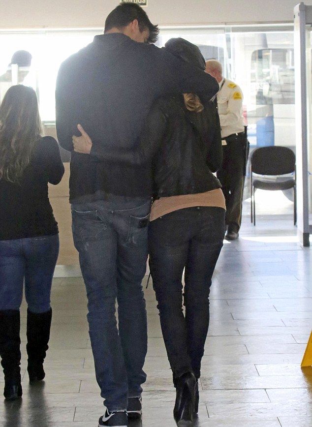 Gerard Pique: Αγκαλιά με το γιο του!