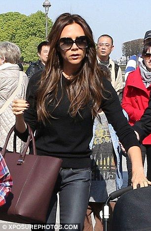 Η οικογένεια Beckham επισκέφτηκε το μουσείο του Λούβρου στο Παρίσι! (φωτό)