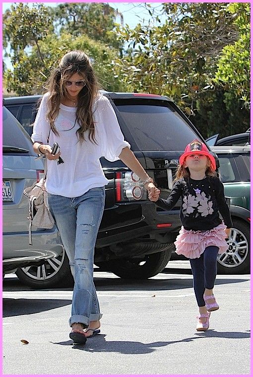 Alessandra Amrbosio-Anja: Δυο κούκλες σε ανοιξιάτικη βόλτα!