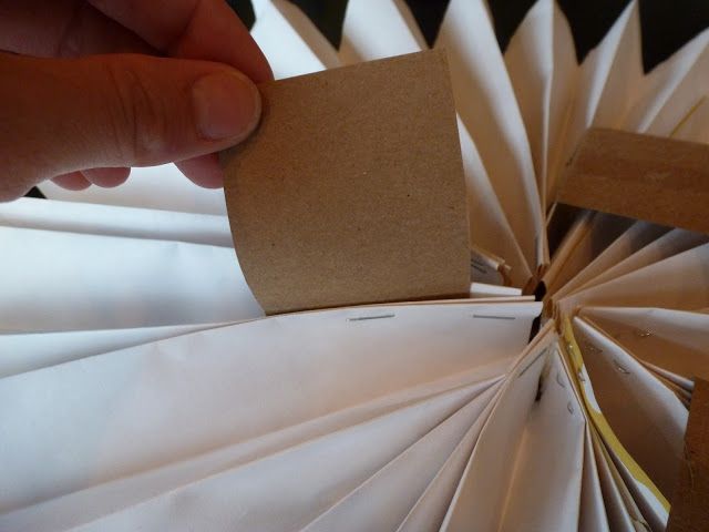 Χάρτινες χρωματιστές ροζέτες για το παιδικό σας πάρτι!