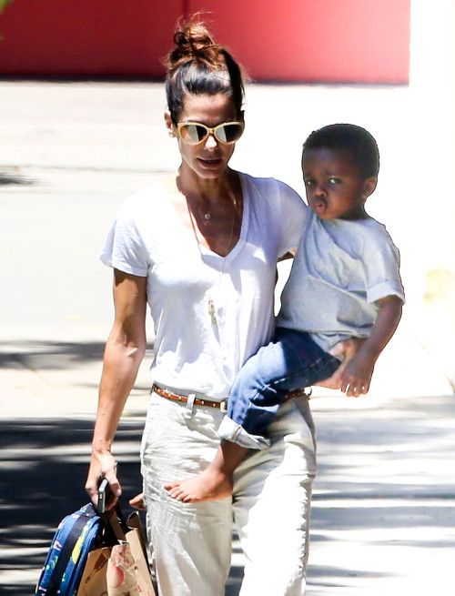 O… ξυπόλυτος πρίγκιπας της Σάντρα Μπούλοκ!