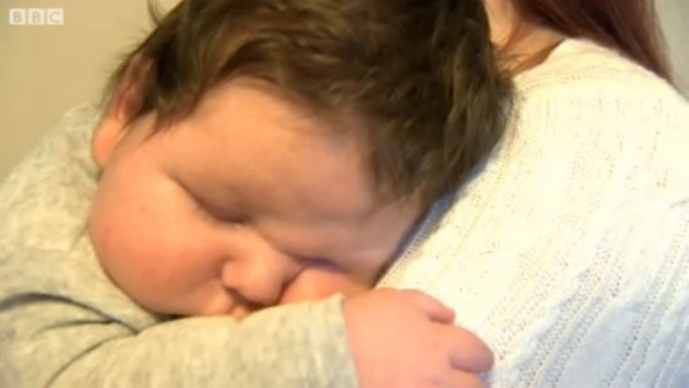 Ενα πραγματικά μεγάλο μωρό! (βίντεο - φωτογραφίες)