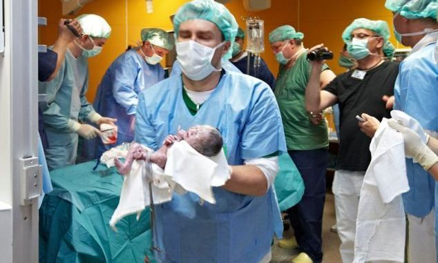 Γεννήθηκαν τα πεντάδυμα από την φυσιολογική σύλληψη! Ολα πήγαν καλά! (φωτογραφίες)