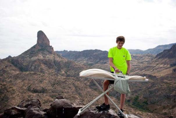 Ο έφηβος Κέβιν έχει για χόμπι του να σιδερώνει στα πιο απίθανα μέρη! (φωτό)