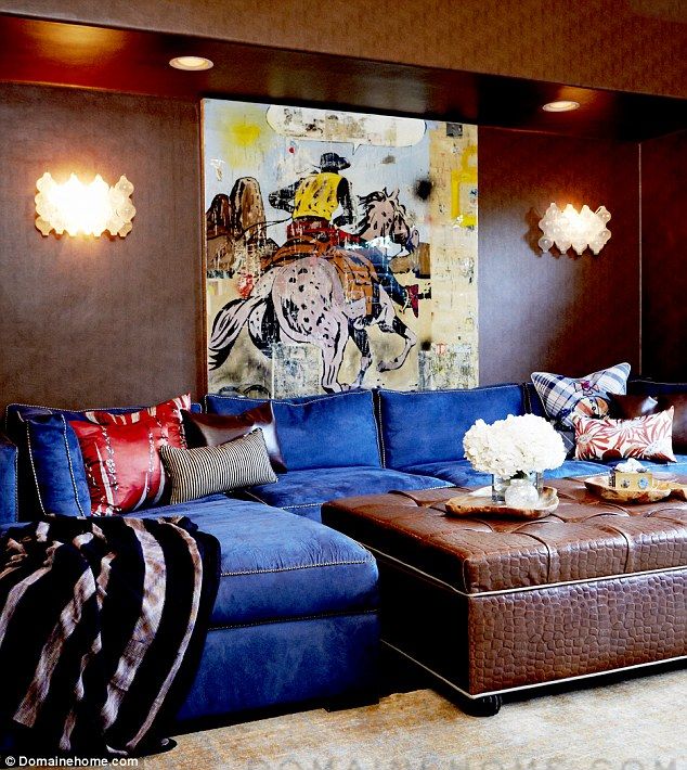 Μέσα από την κλειδαρότρυπα στη βίλα της Jessica Alba που μας υποδέχεται μαζί με τις κόρες της