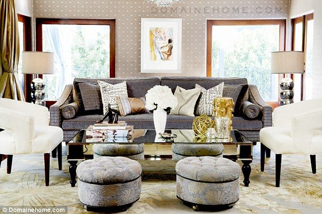 Μέσα από την κλειδαρότρυπα στη βίλα της Jessica Alba που μας υποδέχεται μαζί με τις κόρες της