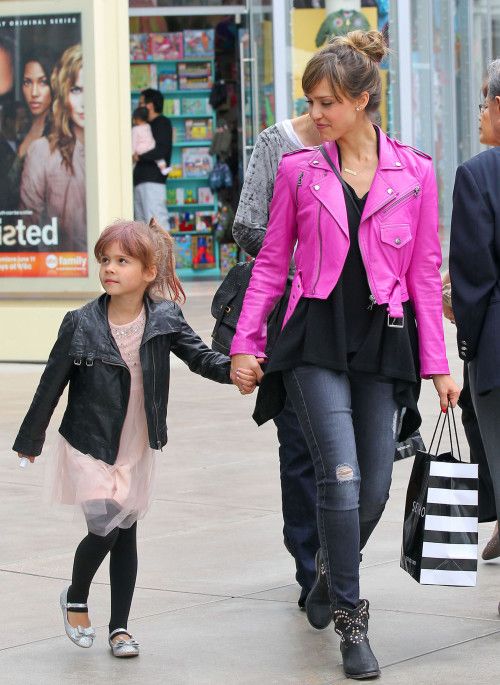 Τζέσικα Άλμπα: Με την κόρη της για ψώνια τη μέρα των γενεθλίων της μικρής!