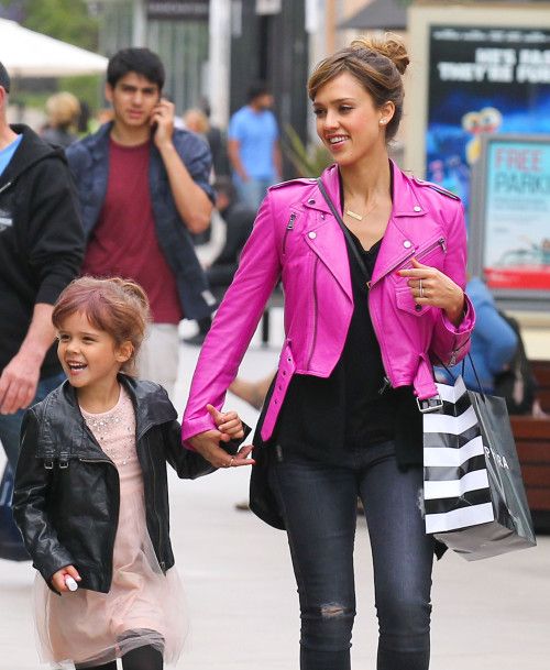 Τζέσικα Άλμπα: Με την κόρη της για ψώνια τη μέρα των γενεθλίων της μικρής!