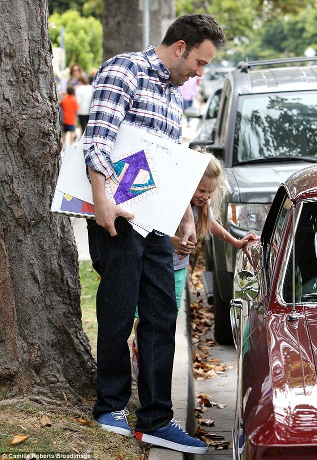 Μπεν Άφλεκ: Τρυφερός μπαμπάς για την κόρη του Βάιολετ! (φωτό)