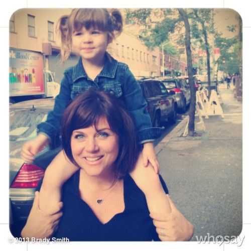 Δείτε τη Βάλερι από το Μπέβερλι Χιλς ως ευτυχισμένη μανούλα να γιορτάζει τα 3α γενέθλια της κόρης της!