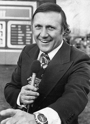 Ποιος βετεράνος παρουσιαστής καταδικάστηκε για ασέλγεια σε βάρος 14 κοριτσιών κάτω των 9 ετών;