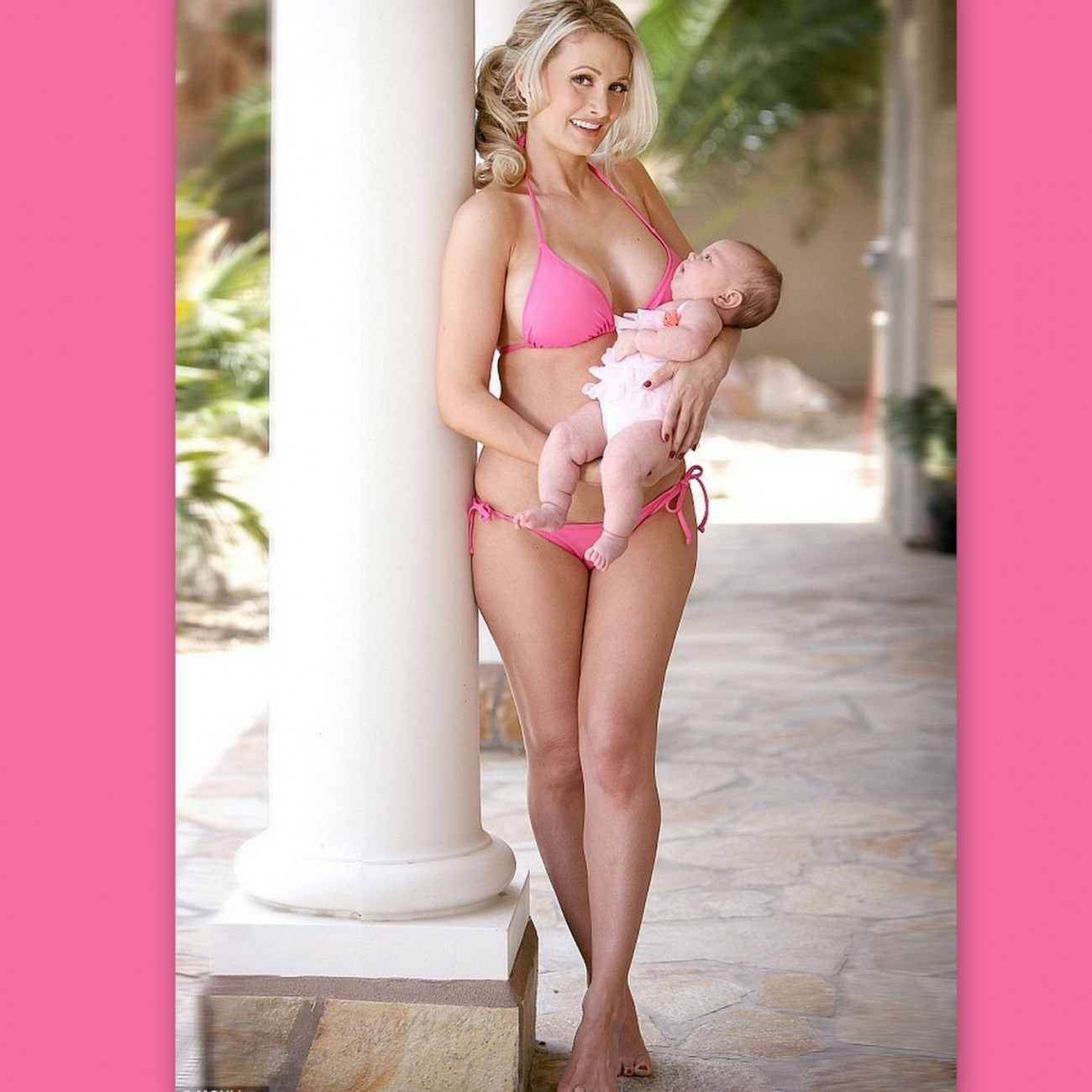 Χόλυ Μάντισον: H πρώην σύντροφος του Χιου Χέφνερ, τρεις μήνες μέτα την γέννηση της κόρης της! (Φωτογραφίες)