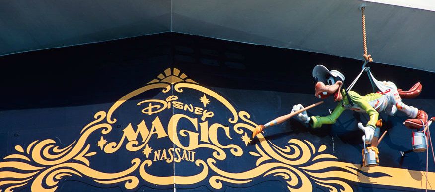 Το μαγικό πλοίο του Μίκι Μάους «έδεσε» στον Πειραιά και σας το παρουσιάζουμε! (φωτογραφίες και βίντεο)