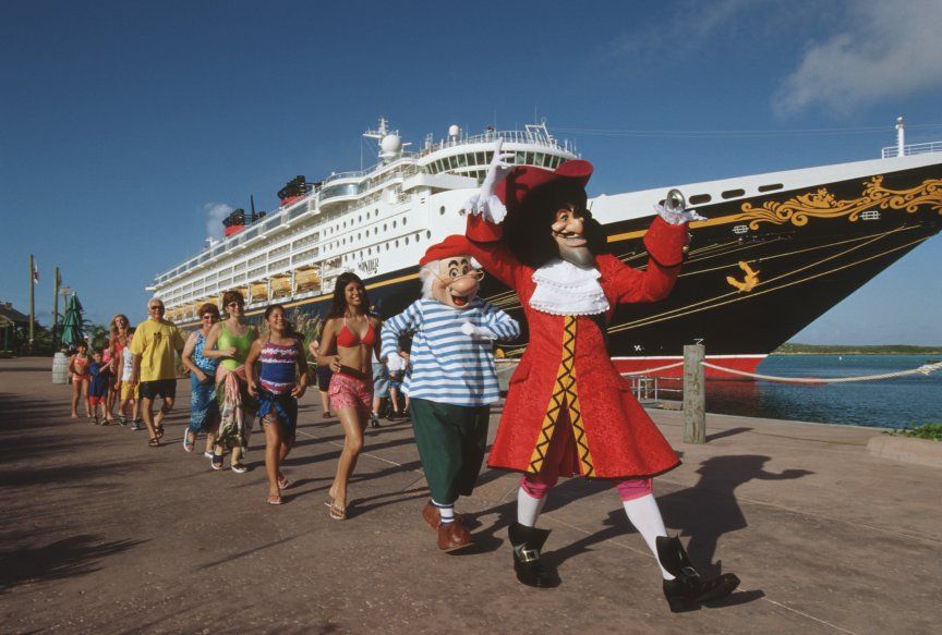 Το μαγικό πλοίο του Μίκι Μάους «έδεσε» στον Πειραιά και σας το παρουσιάζουμε! (φωτογραφίες και βίντεο)