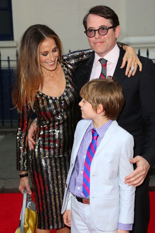 Σάρα Τζέσικα Πάρκερ: Δείτε πώς έντυσε τον 10χρονο γιο της για να εμφανιστούν μαζί στο κόκκινο χαλί! (φωτό)