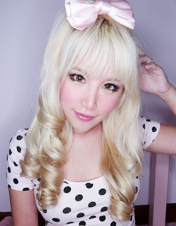 Xiaxue: Η πιο διάσημη blogger έγινε μαμά!‏ Βίντεο από τη γέννηση του μωρού της!