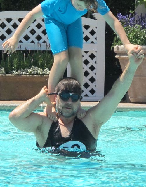 Ράσελ Κρόου: Ο «Μονομάχος» έχει λατρεία για τους γιους του! (φωτογραφίες)