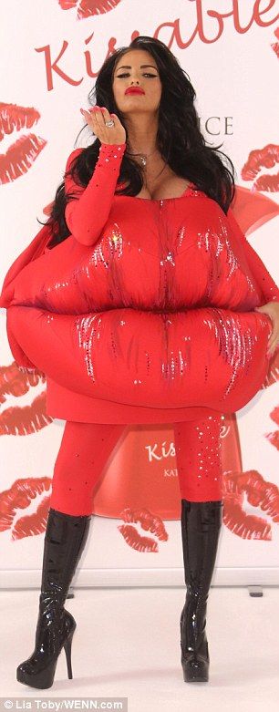 Βρήκε αυτόν τον τρόπο για να κρύψει την εγκυμοσύνη της! (φωτογραφίες)