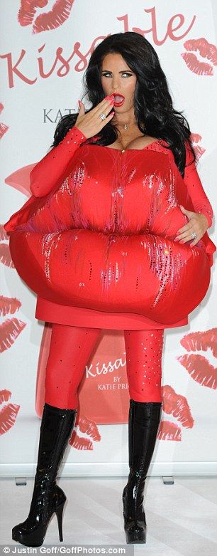 Βρήκε αυτόν τον τρόπο για να κρύψει την εγκυμοσύνη της! (φωτογραφίες)