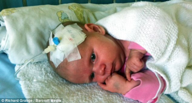 Γεννήθηκε χωρίς ανοσοποιητικό σύστημα και παλεύει για να ζήσει!