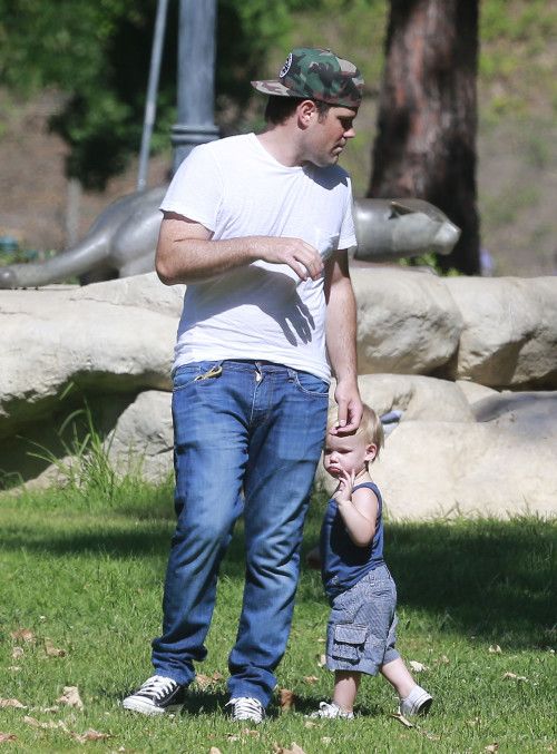 Ο κούκλος γιος της...