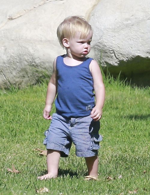 Ο κούκλος γιος της...