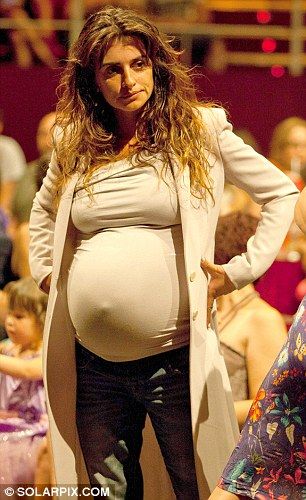 Έτοιμη να γεννήσει η…